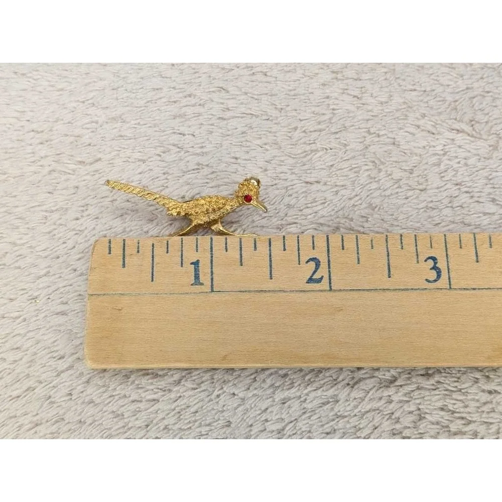 Vintage Roadrunner‎ Bird Brooch Pin Red Eye Gold Tone Southwest Style Jewelry